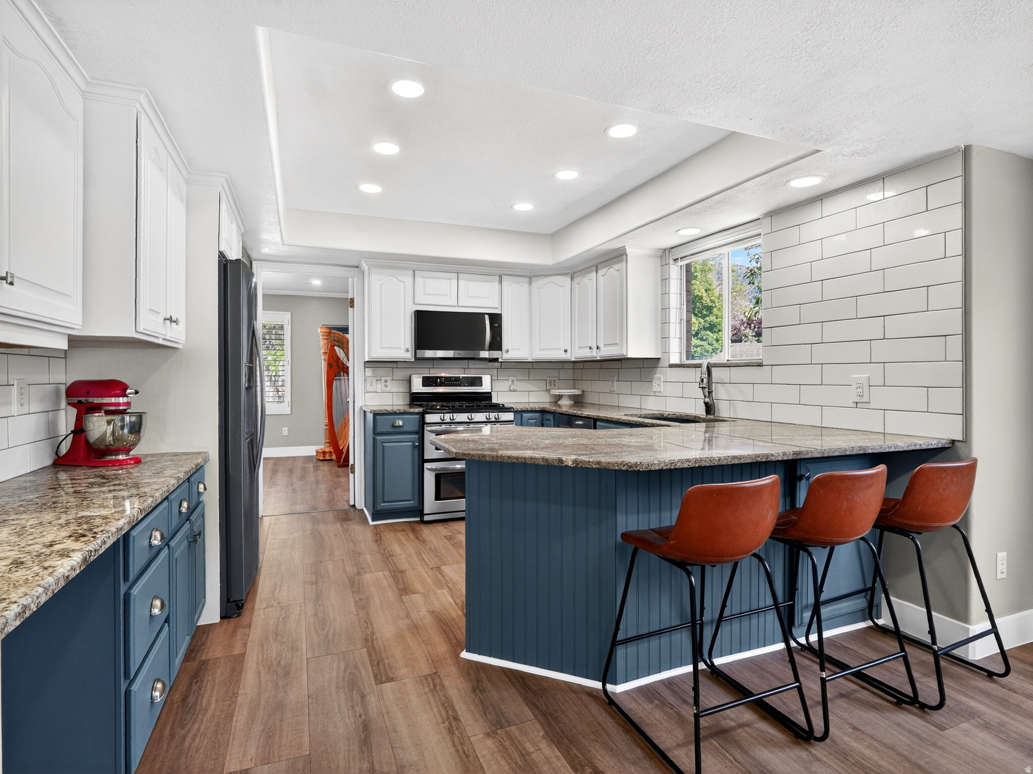OAKCREST ON MUTTON HOLLOW - Residential