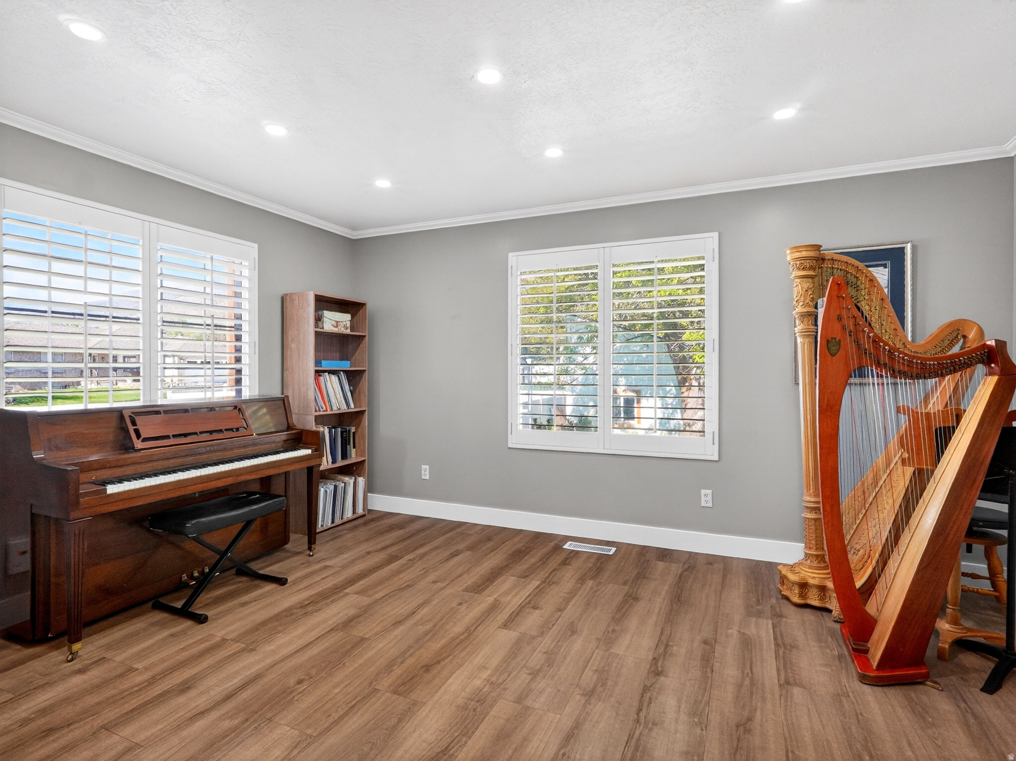 OAKCREST ON MUTTON HOLLOW - Residential