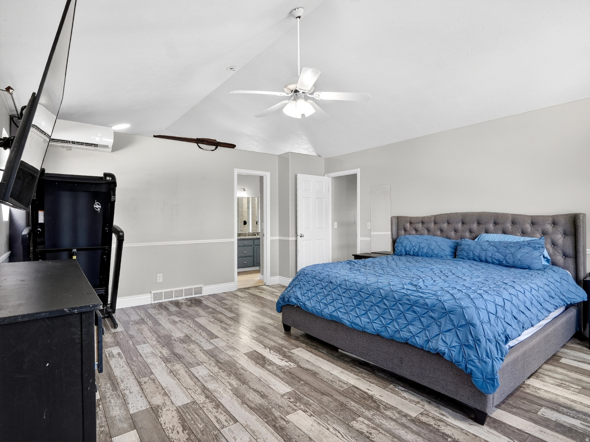 OAKCREST ON MUTTON HOLLOW - Residential