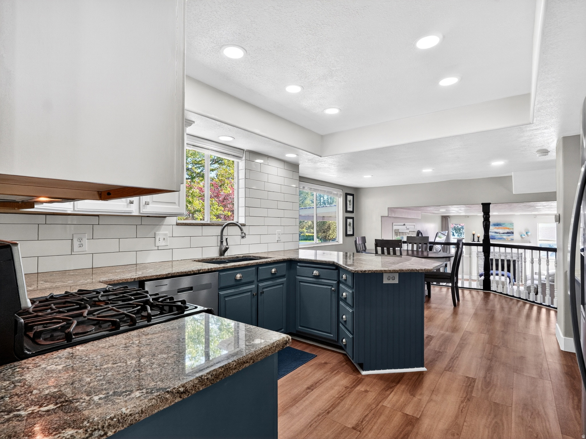 OAKCREST ON MUTTON HOLLOW - Residential