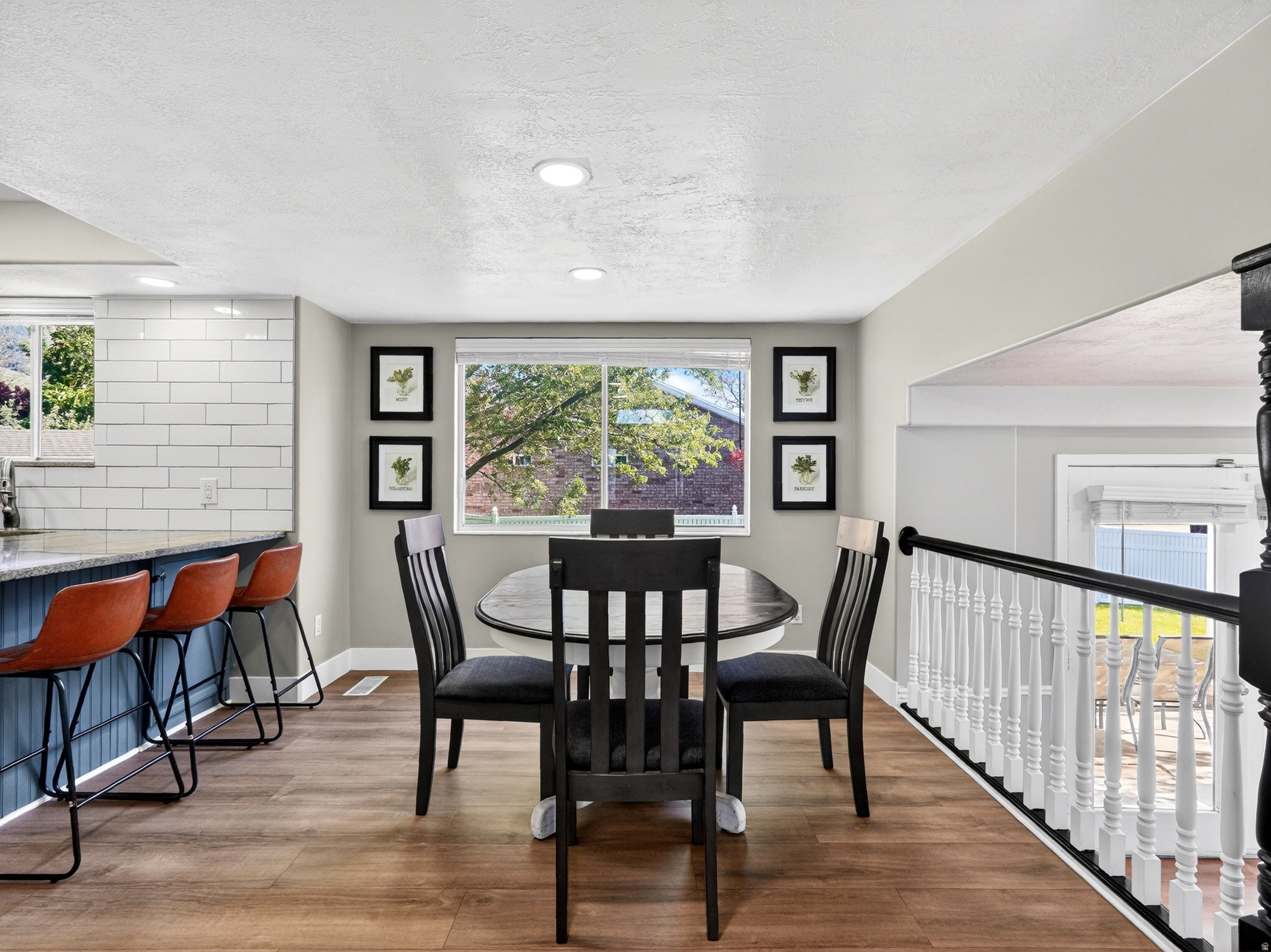 OAKCREST ON MUTTON HOLLOW - Residential