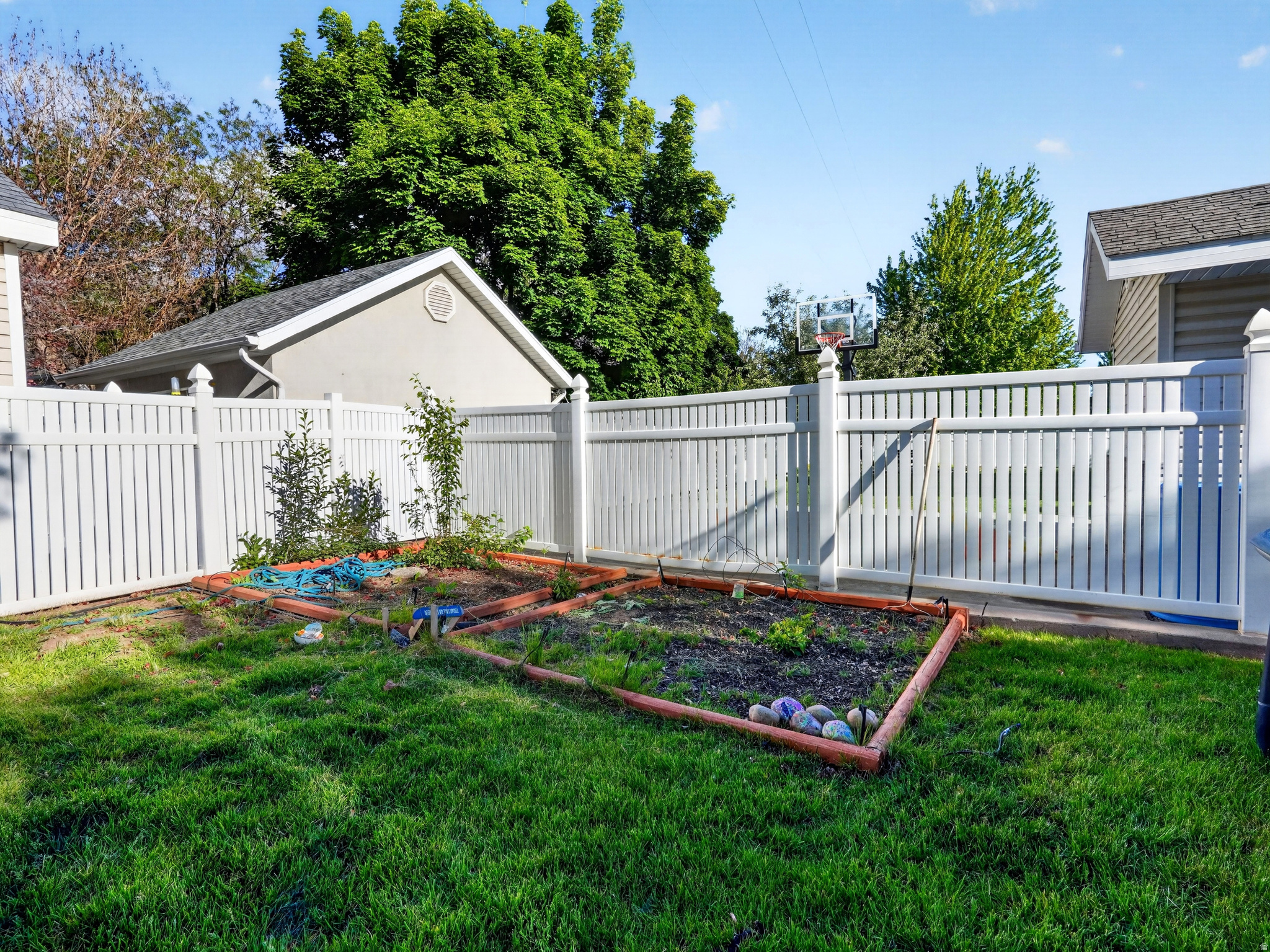 OAKCREST ON MUTTON HOLLOW - Residential