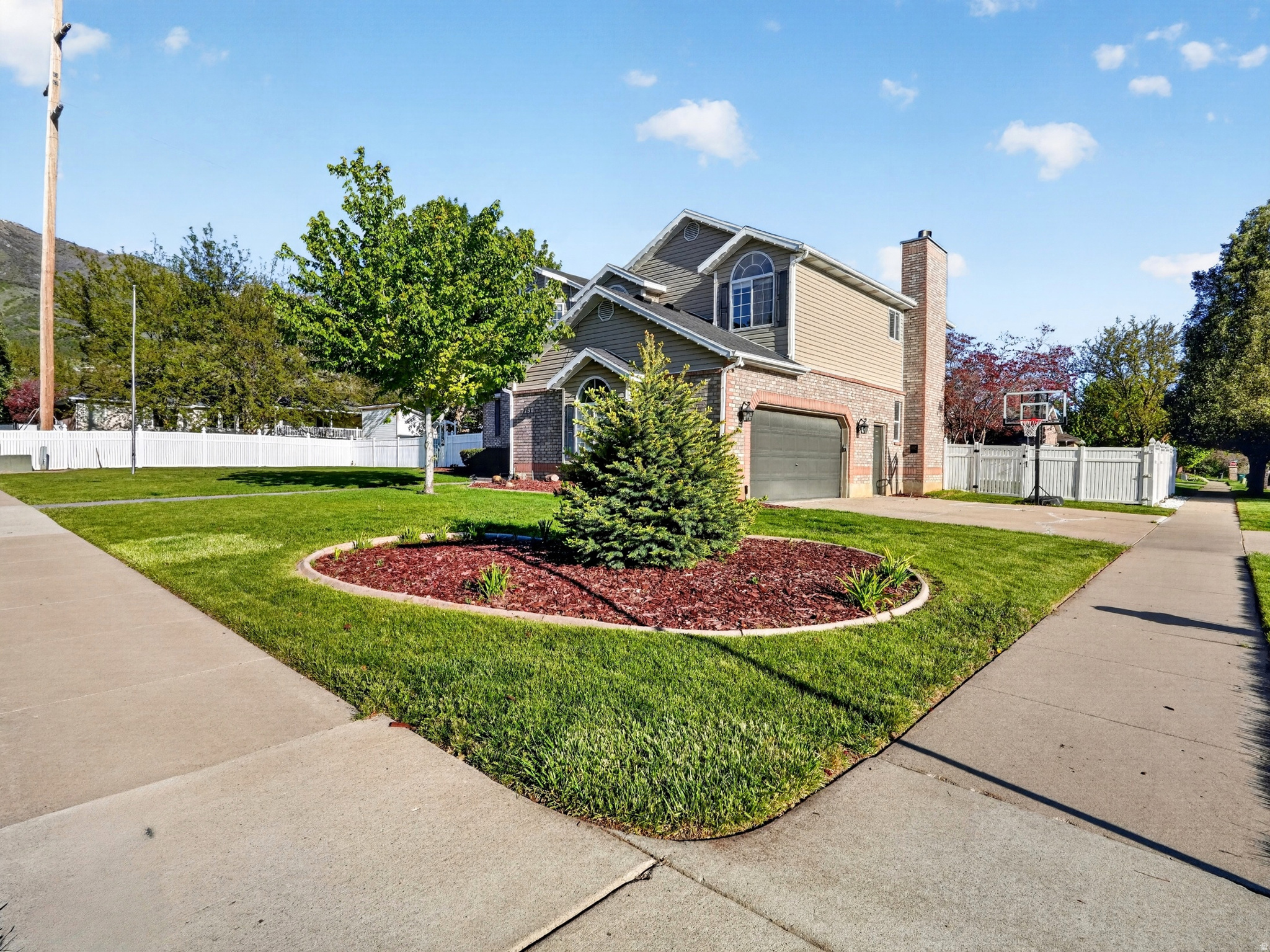 OAKCREST ON MUTTON HOLLOW - Residential