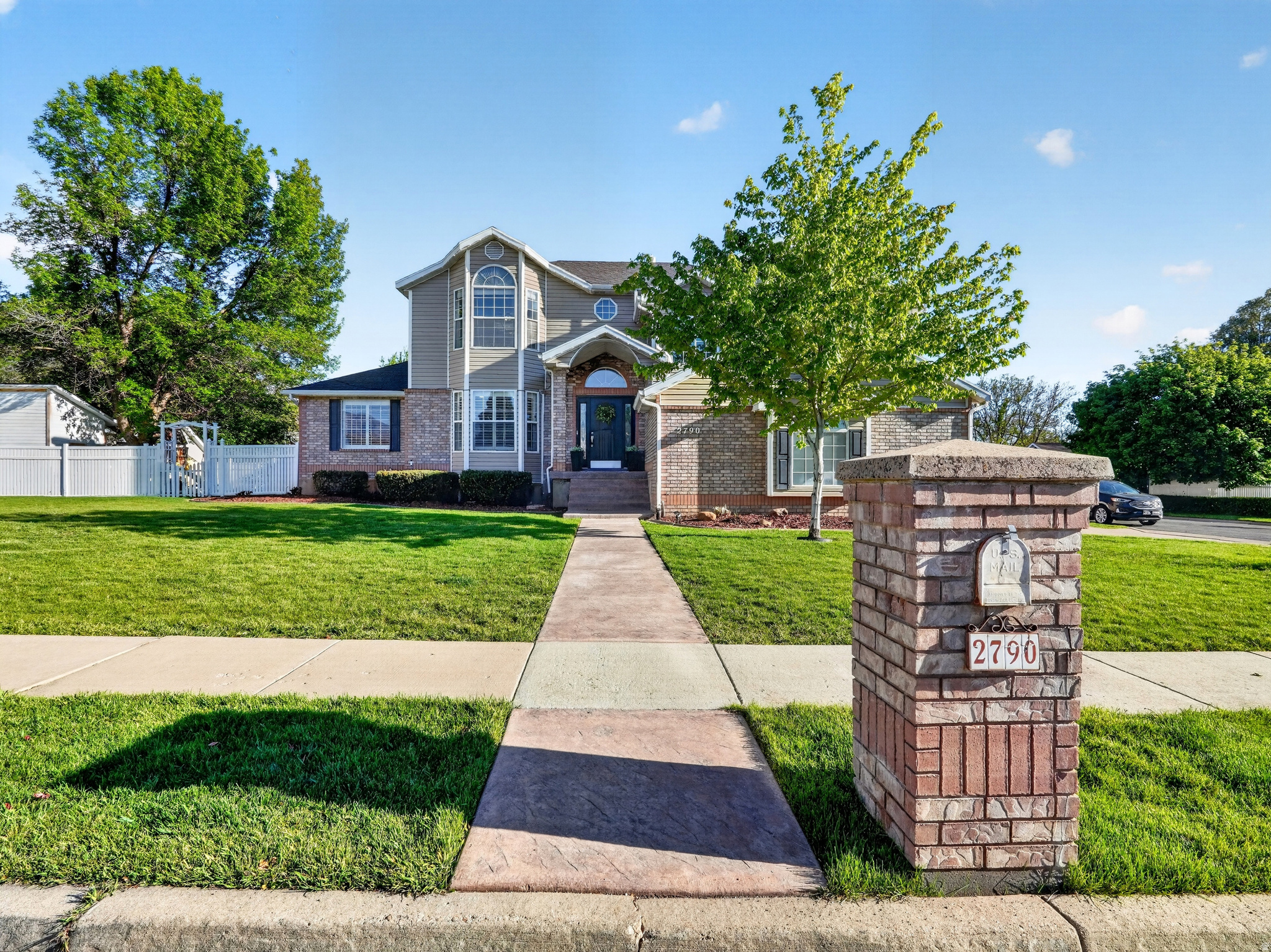 OAKCREST ON MUTTON HOLLOW - Residential