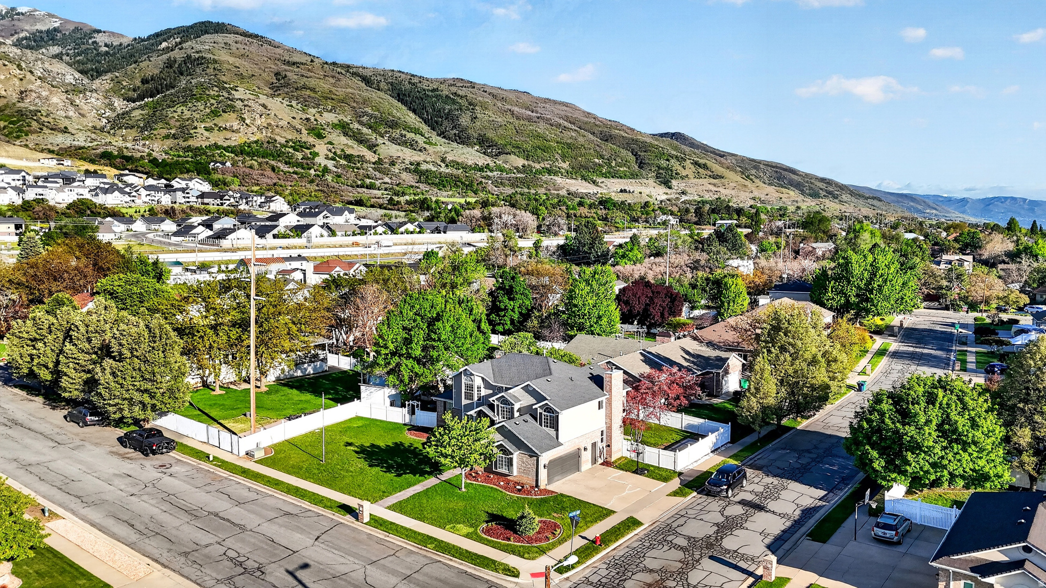 OAKCREST ON MUTTON HOLLOW - Residential