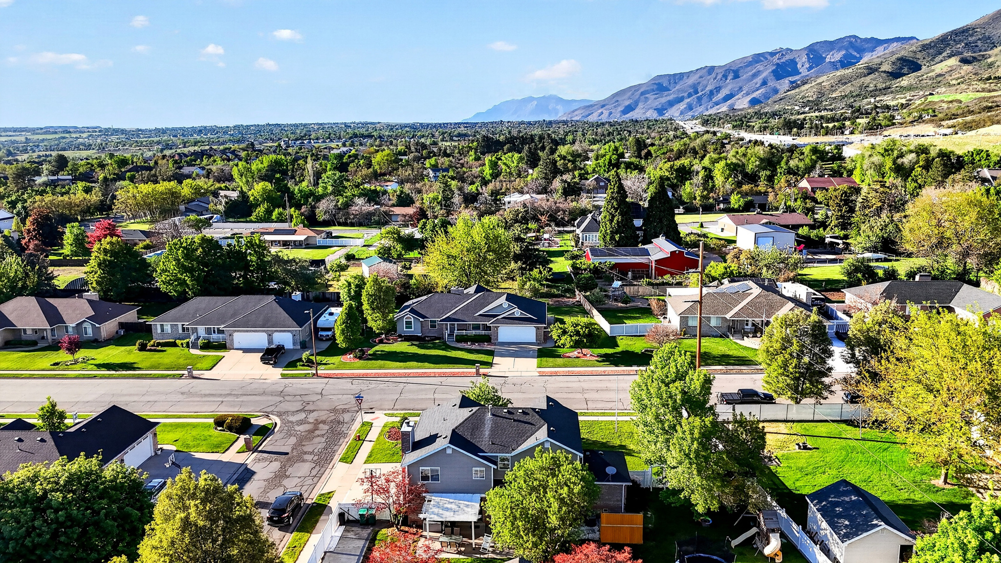 OAKCREST ON MUTTON HOLLOW - Residential