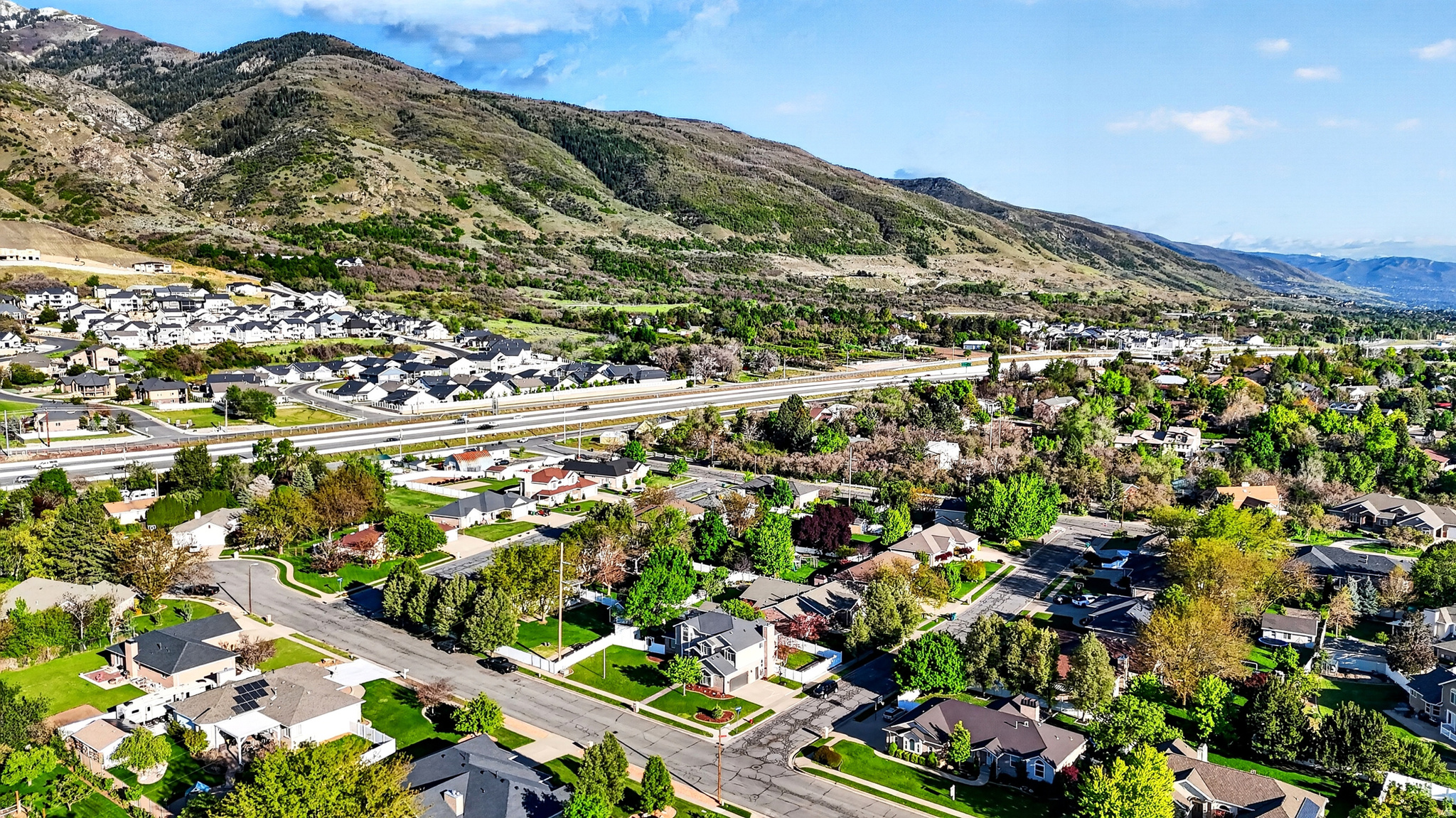 OAKCREST ON MUTTON HOLLOW - Residential