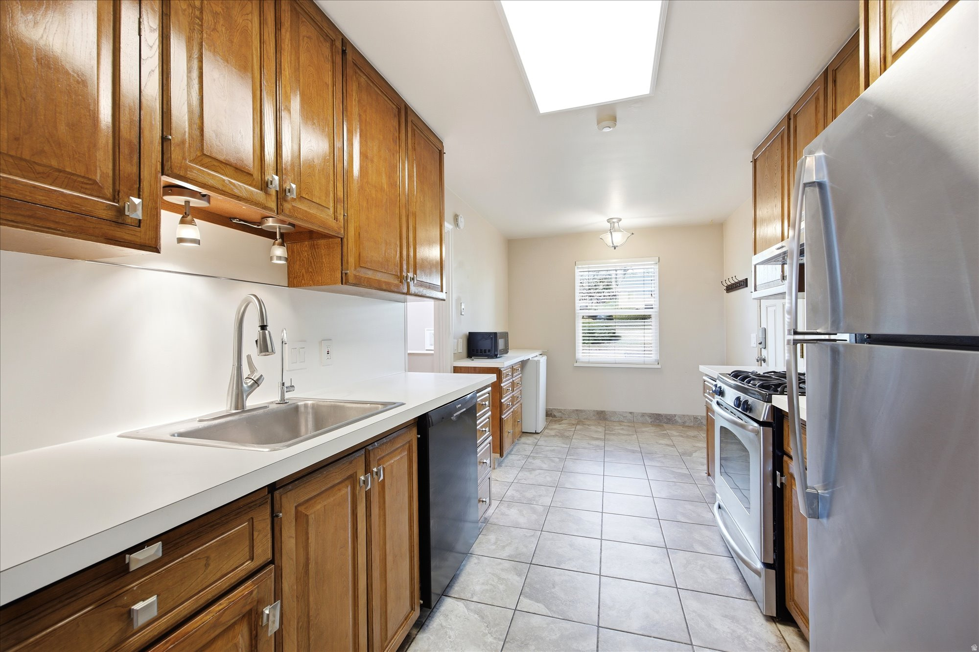 SKYLINE HEIGHTS - Residential