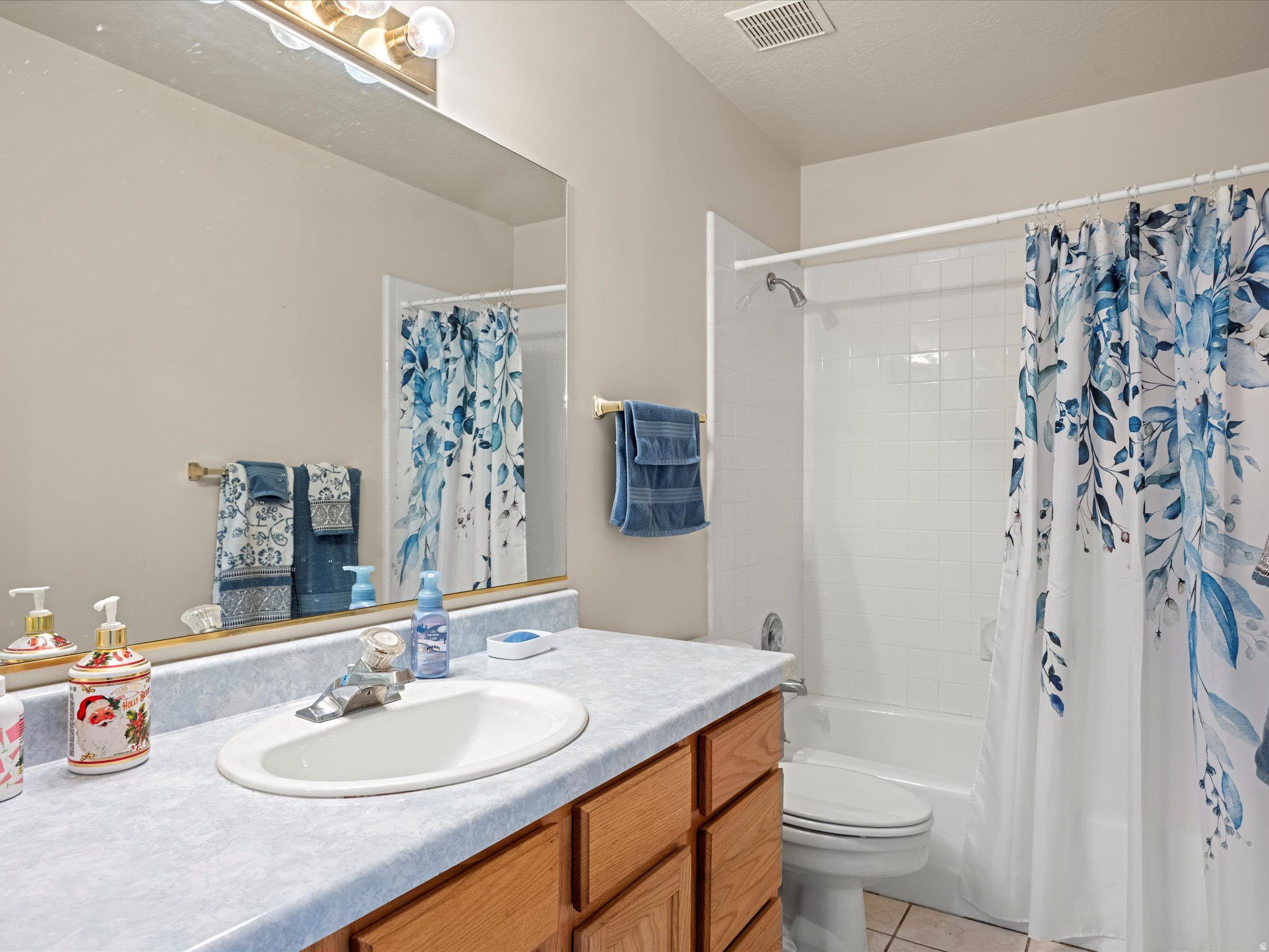 LAKE MEADOW - Residential