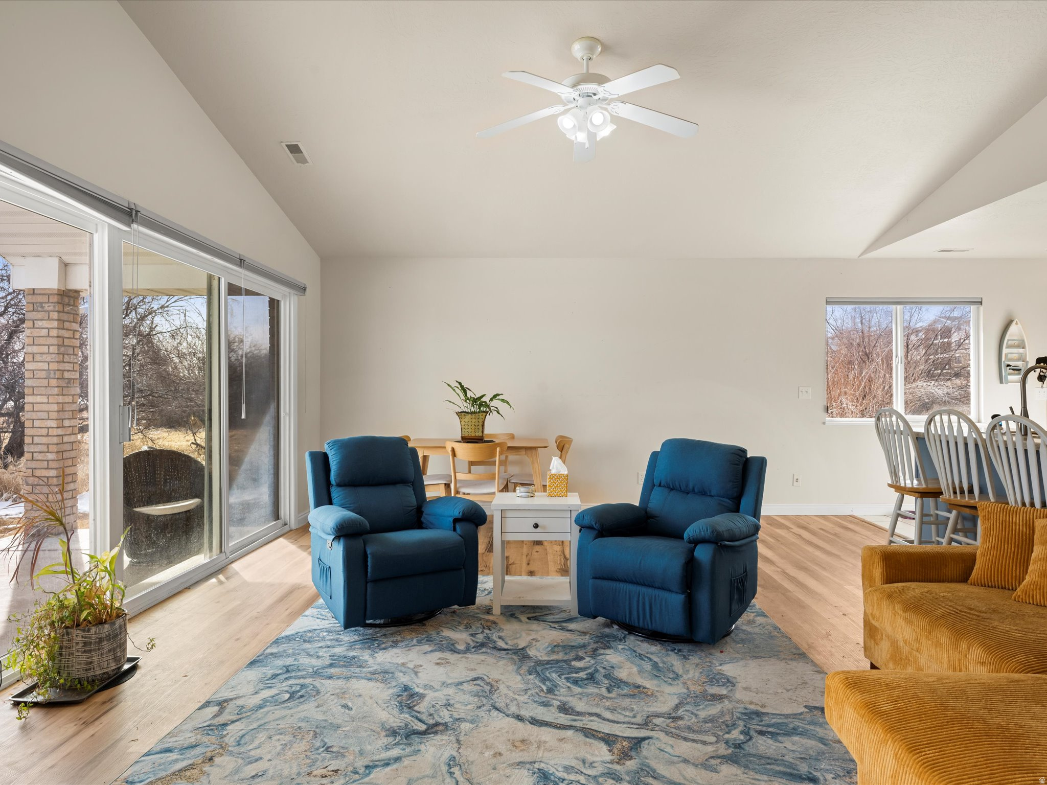 LAKE MEADOW - Residential