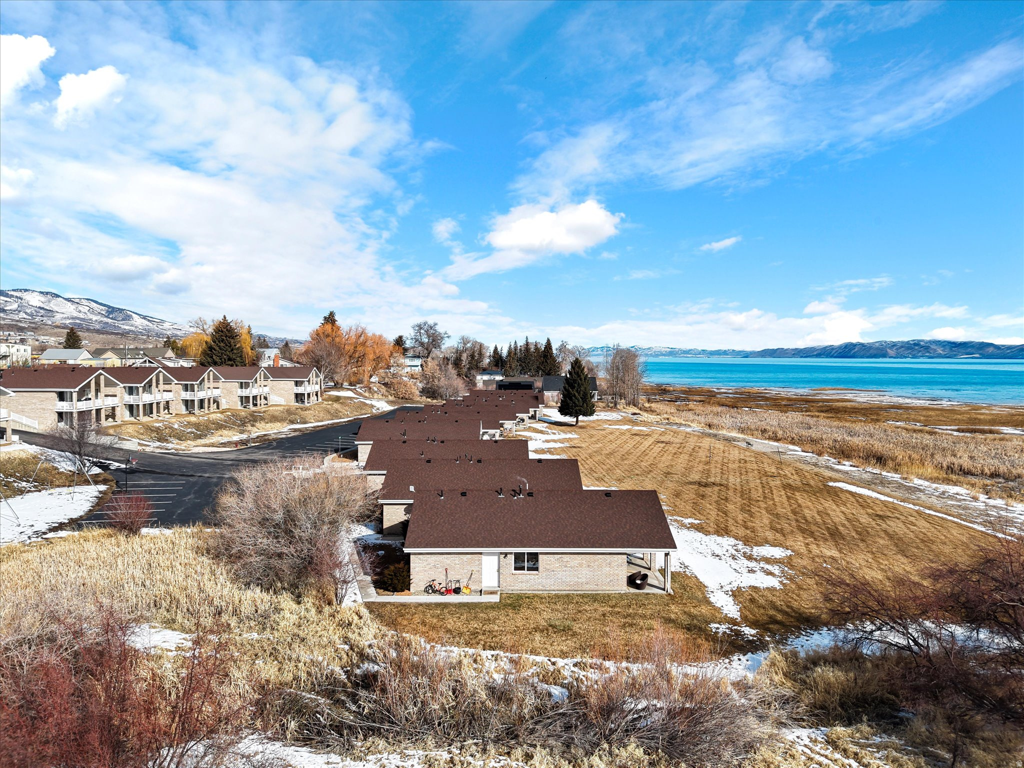 LAKE MEADOW - Residential