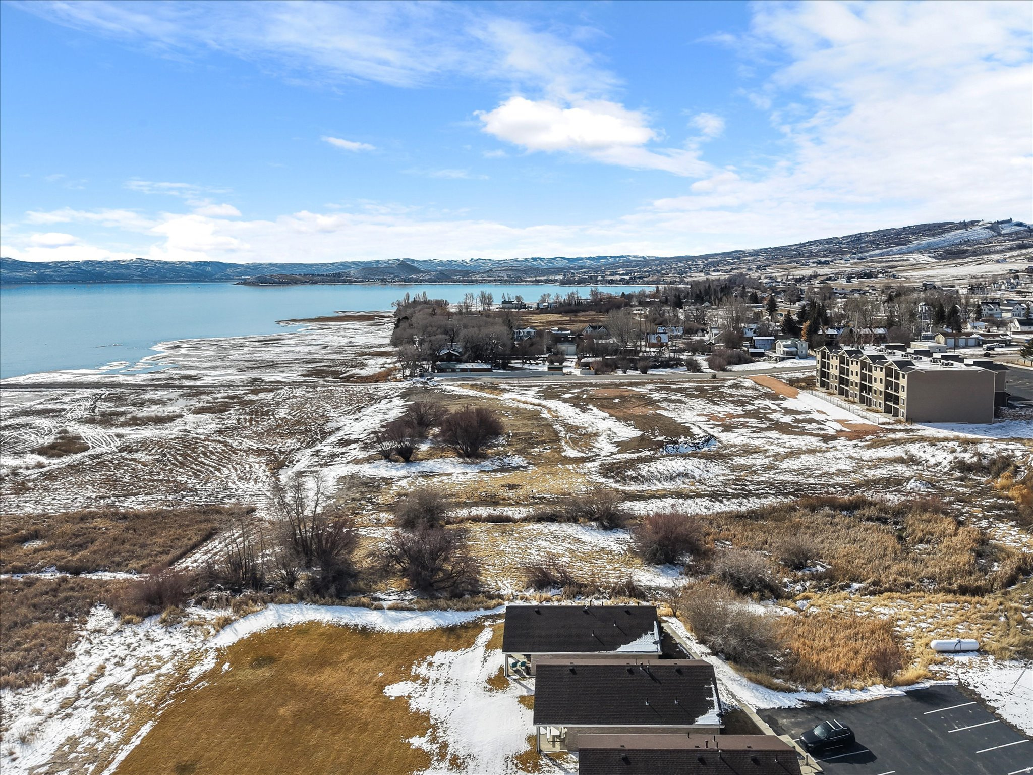 LAKE MEADOW - Residential