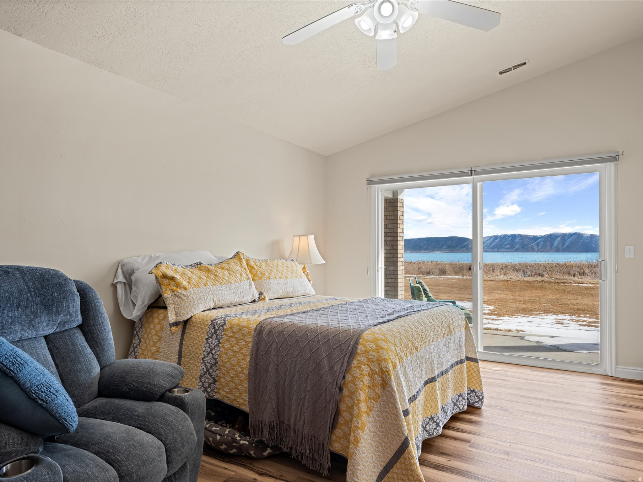 LAKE MEADOW - Residential