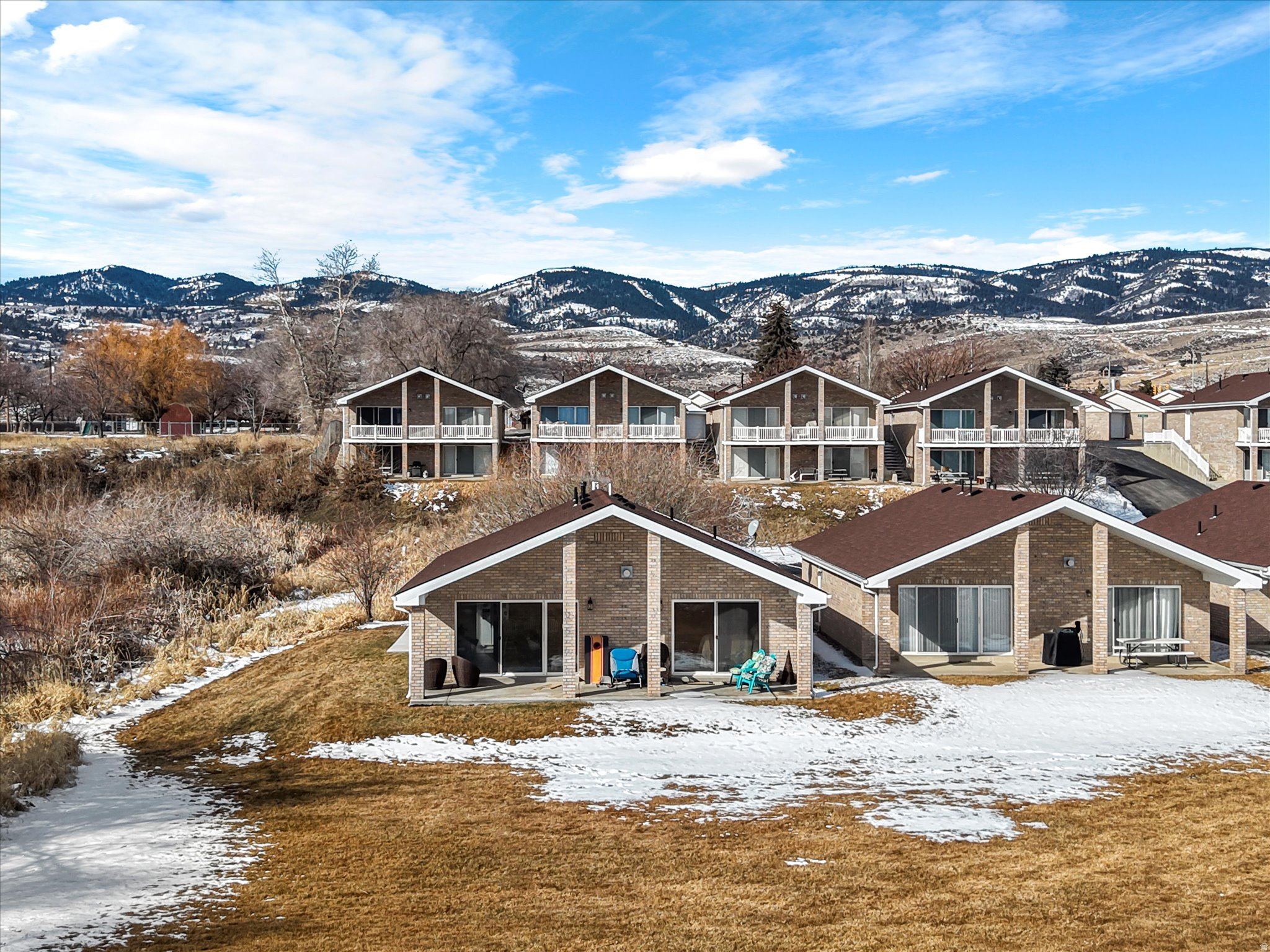 LAKE MEADOW - Residential