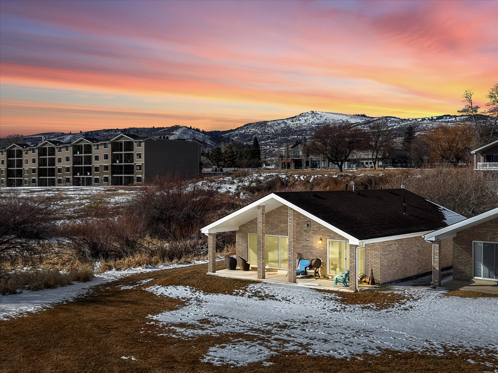 LAKE MEADOW - Residential