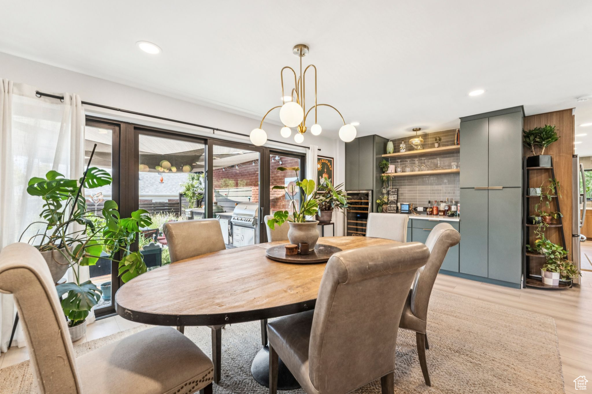 Salt Lake City, Utah 84108, United States, 4 Bedrooms Bedrooms, ,3 BathroomsBathrooms,Residential,Pending,186944