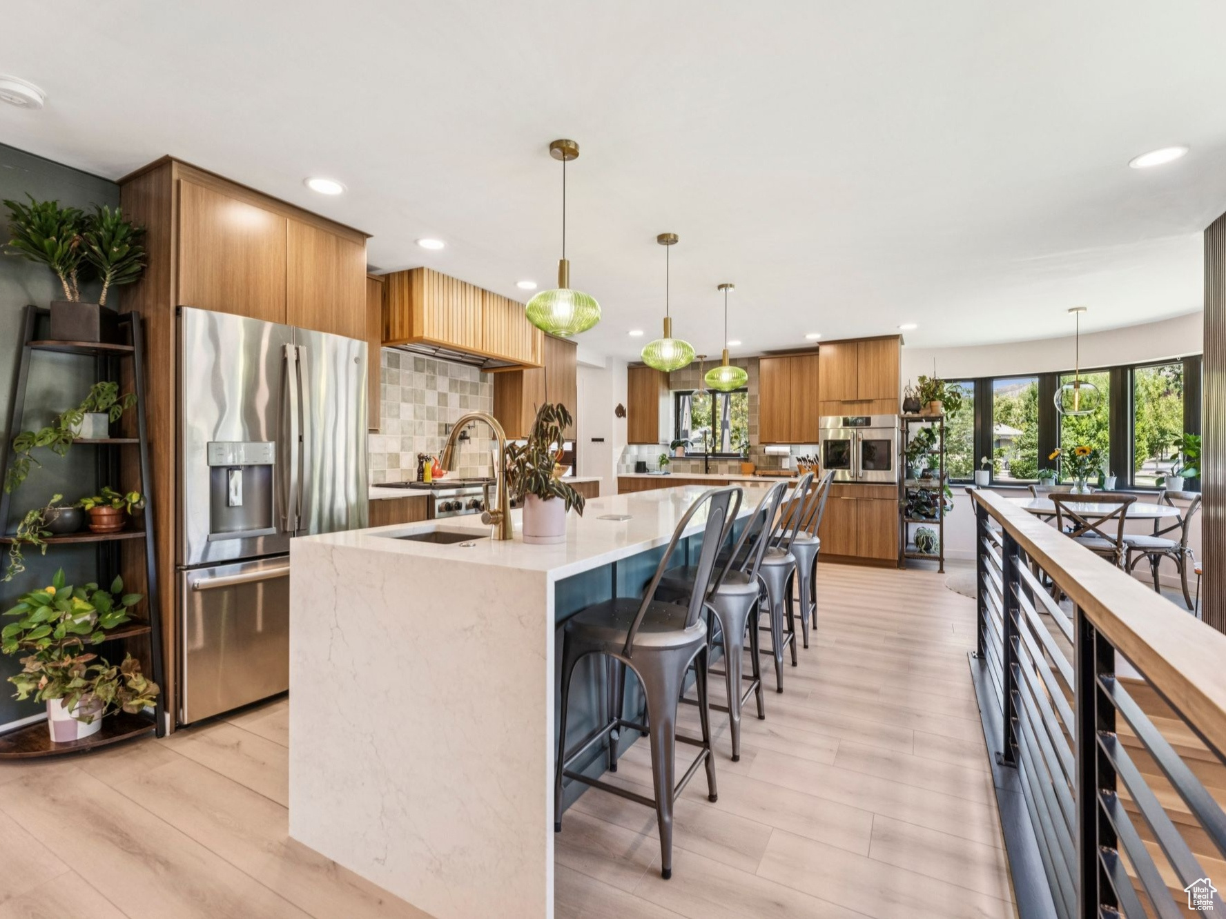 Salt Lake City, Utah 84108, United States, 4 Bedrooms Bedrooms, ,3 BathroomsBathrooms,Residential,Pending,186944