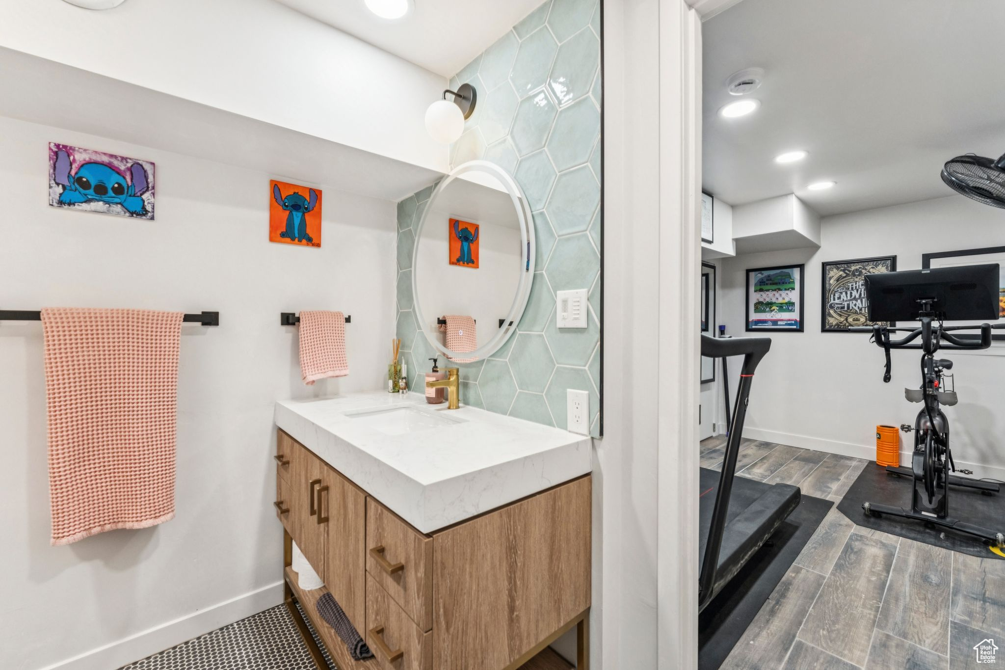 Salt Lake City, Utah 84108, United States, 4 Bedrooms Bedrooms, ,3 BathroomsBathrooms,Residential,Pending,186944