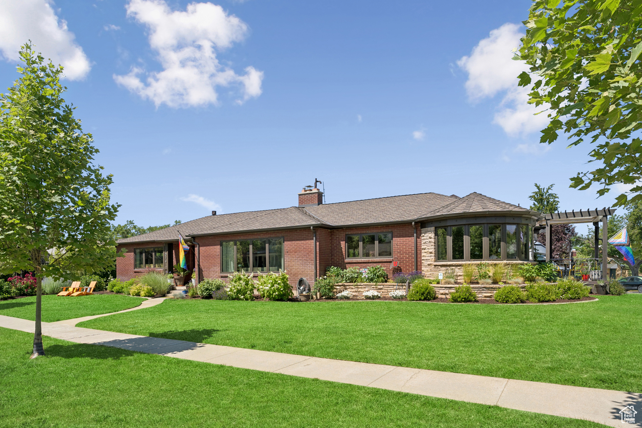 Salt Lake City, Utah 84108, United States, 4 Bedrooms Bedrooms, ,3 BathroomsBathrooms,Residential,Pending,186944