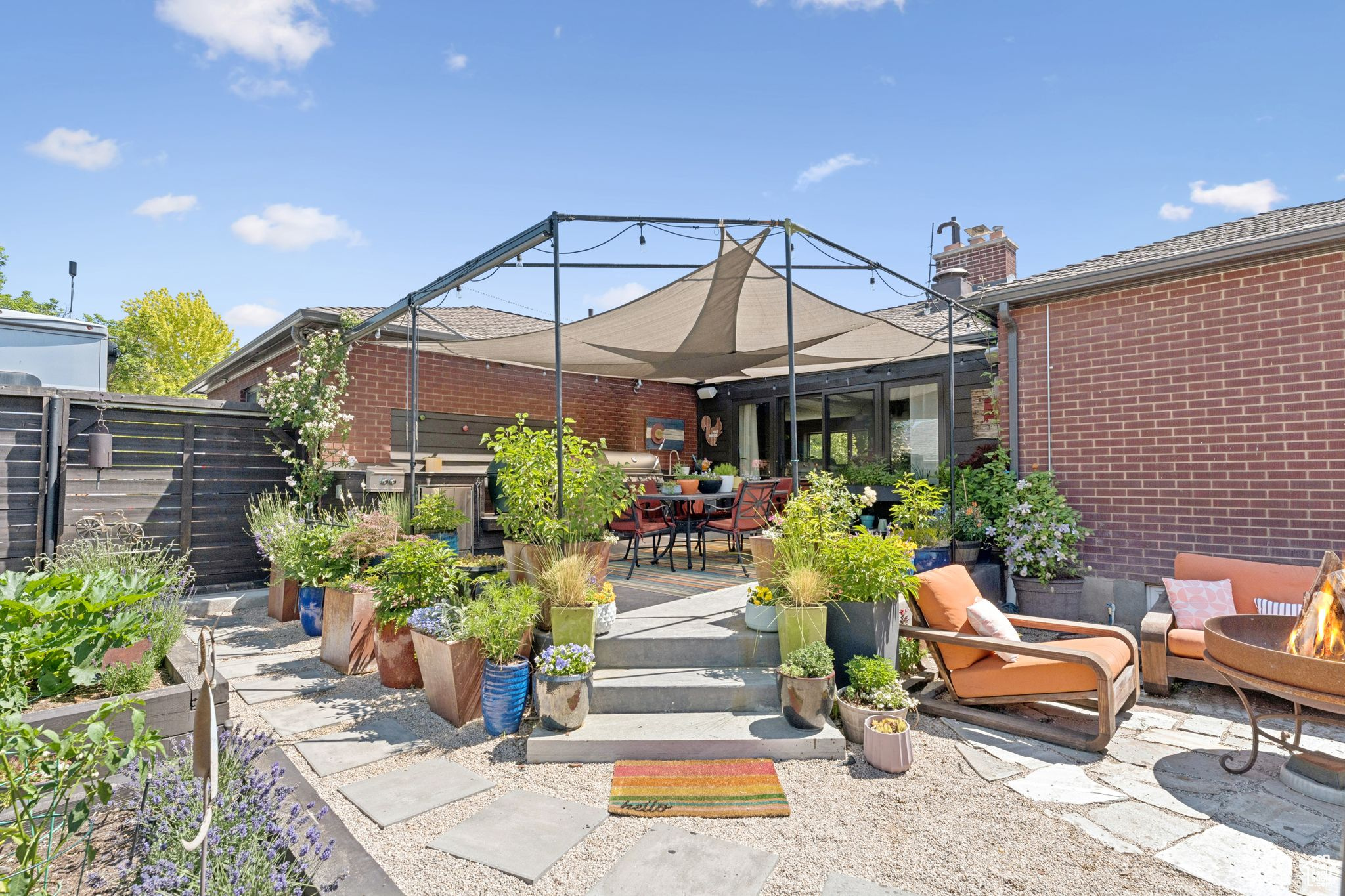 Salt Lake City, Utah 84108, United States, 4 Bedrooms Bedrooms, ,3 BathroomsBathrooms,Residential,Pending,186944