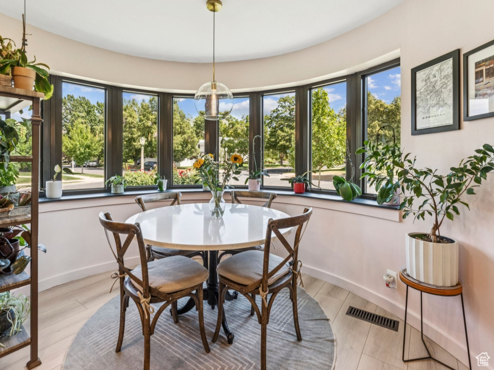 Salt Lake City, Utah 84108, United States, 4 Bedrooms Bedrooms, ,3 BathroomsBathrooms,Residential,Pending,186944