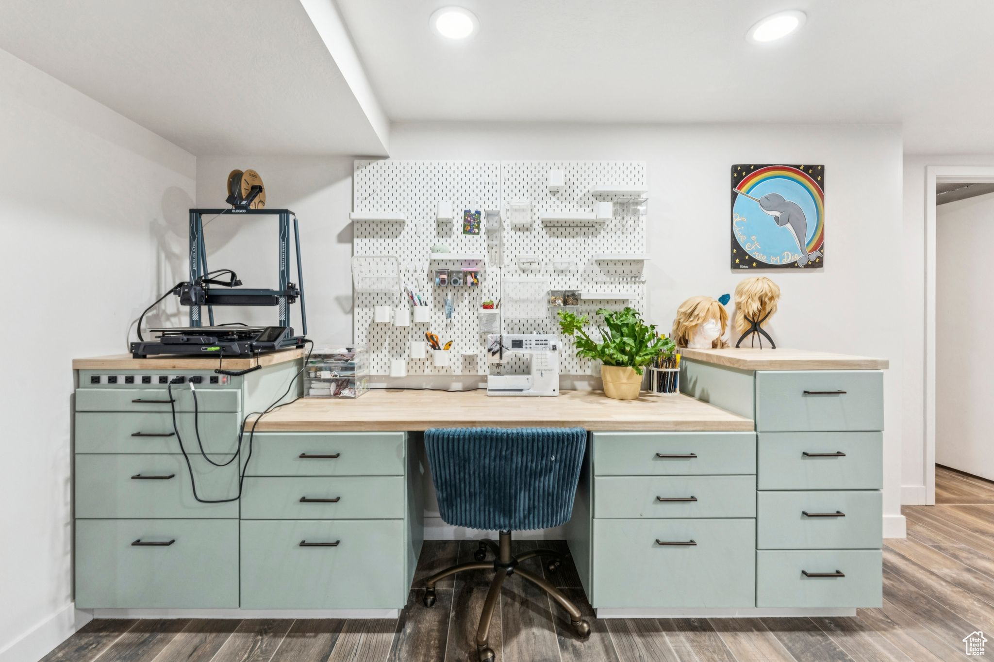 Salt Lake City, Utah 84108, United States, 4 Bedrooms Bedrooms, ,3 BathroomsBathrooms,Residential,Pending,186944