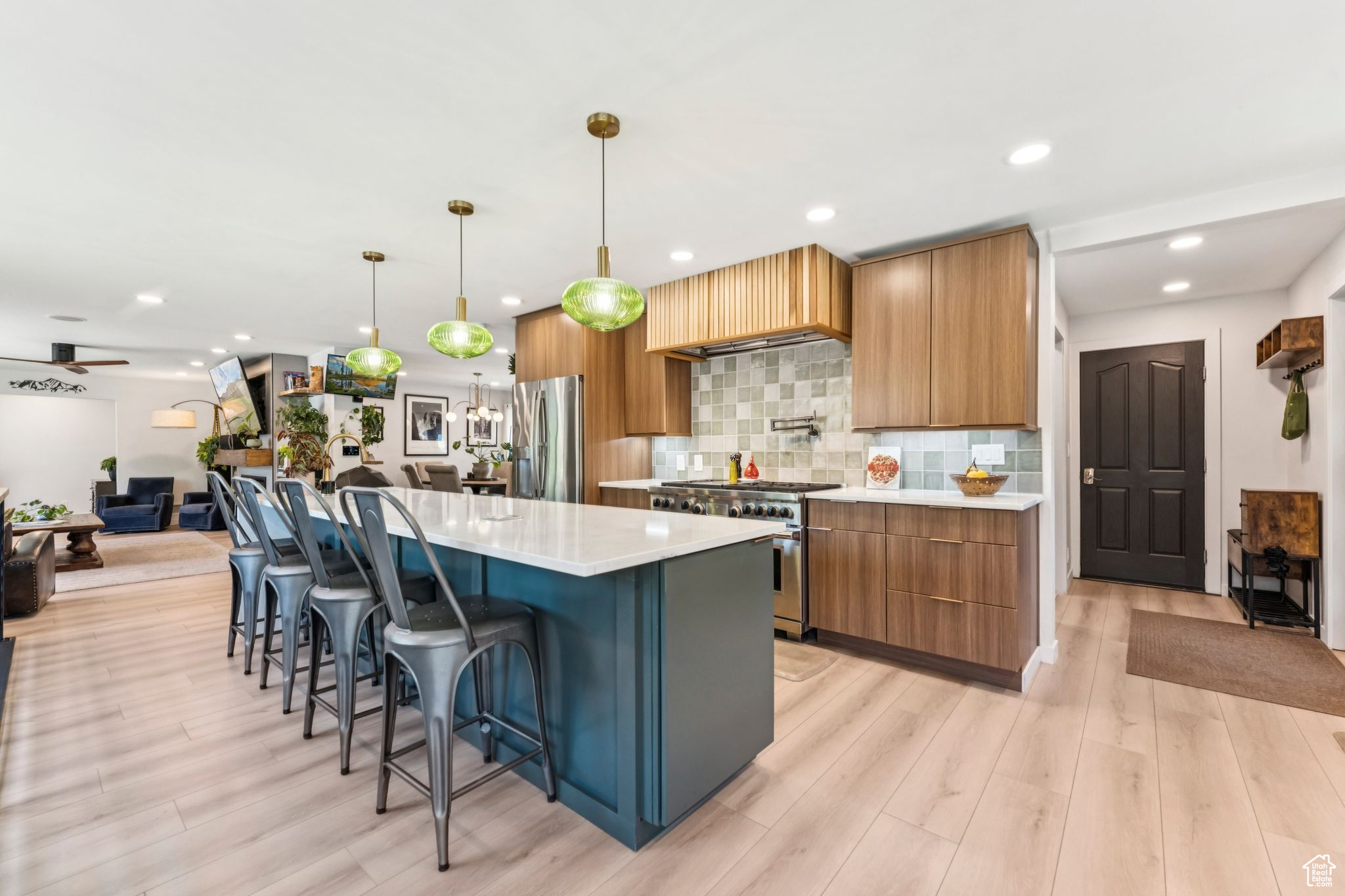 Salt Lake City, Utah 84108, United States, 4 Bedrooms Bedrooms, ,3 BathroomsBathrooms,Residential,Pending,186944