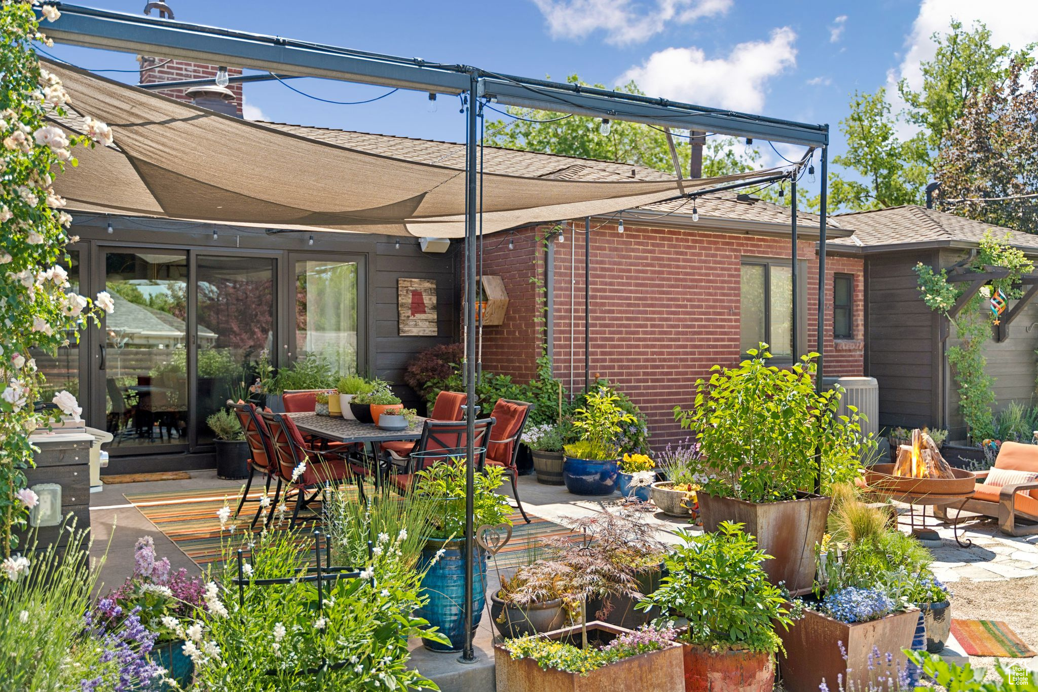 Salt Lake City, Utah 84108, United States, 4 Bedrooms Bedrooms, ,3 BathroomsBathrooms,Residential,Pending,186944