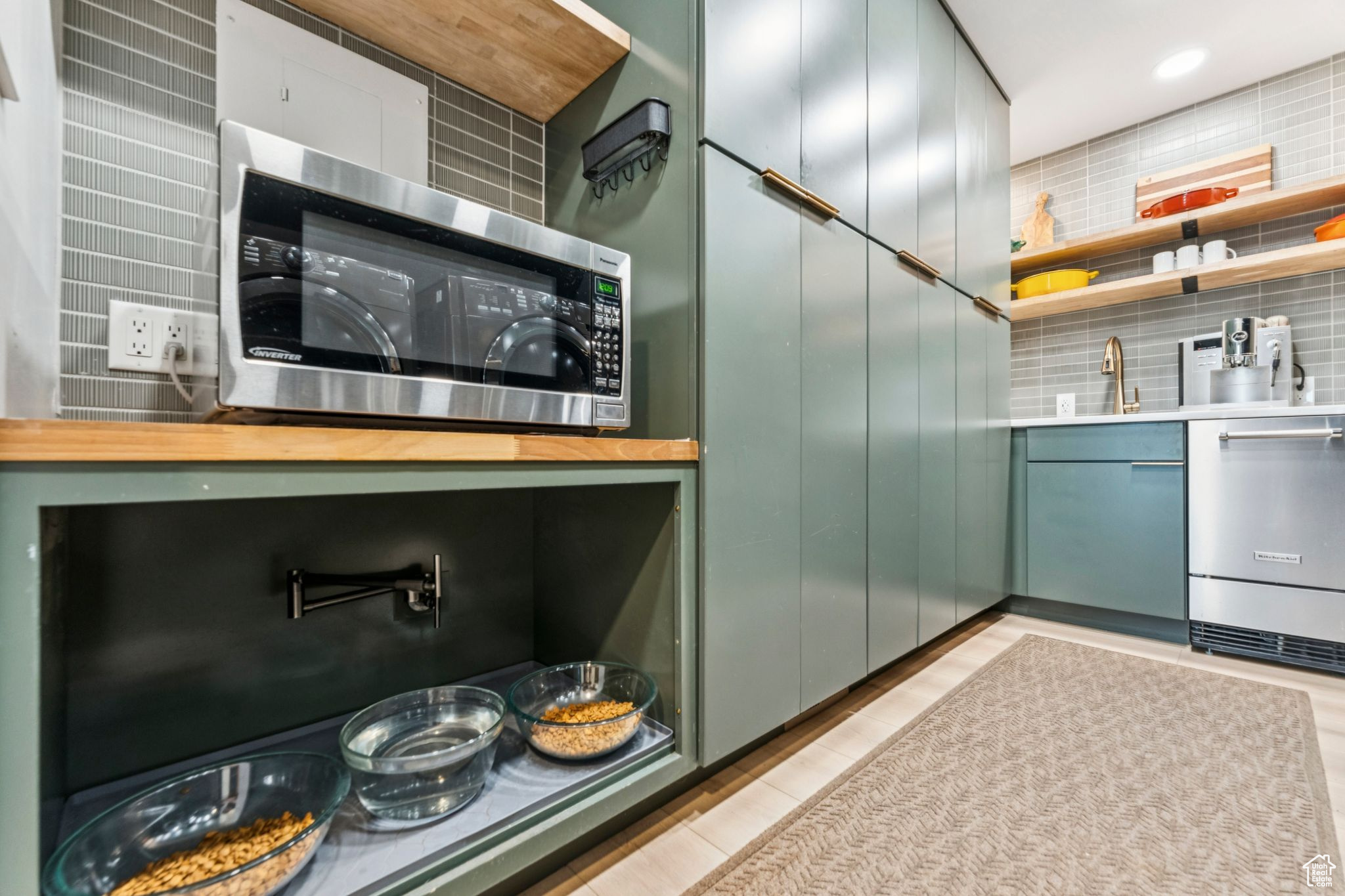 Salt Lake City, Utah 84108, United States, 4 Bedrooms Bedrooms, ,3 BathroomsBathrooms,Residential,Pending,186944