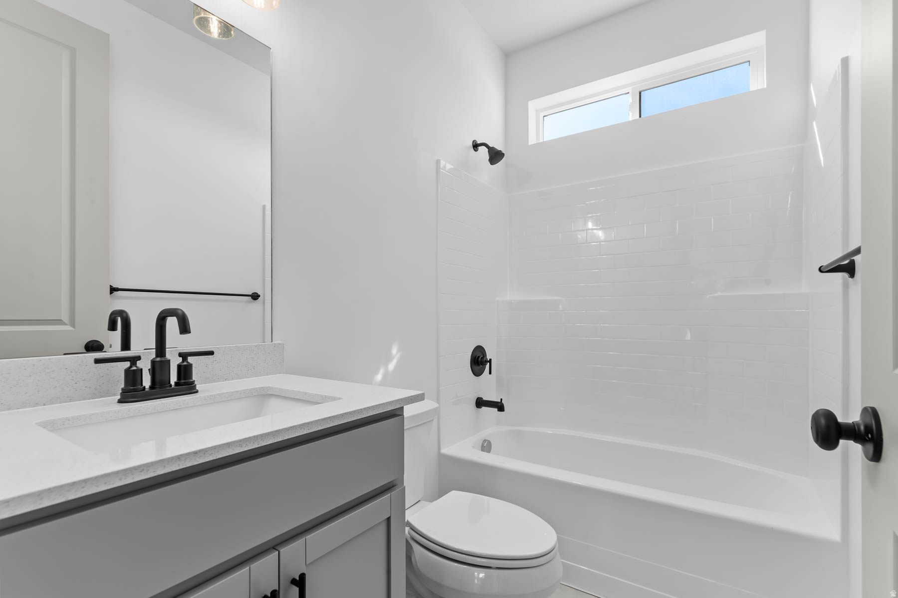 BROADVIEW SHORES COTTAGE 801 - Residential