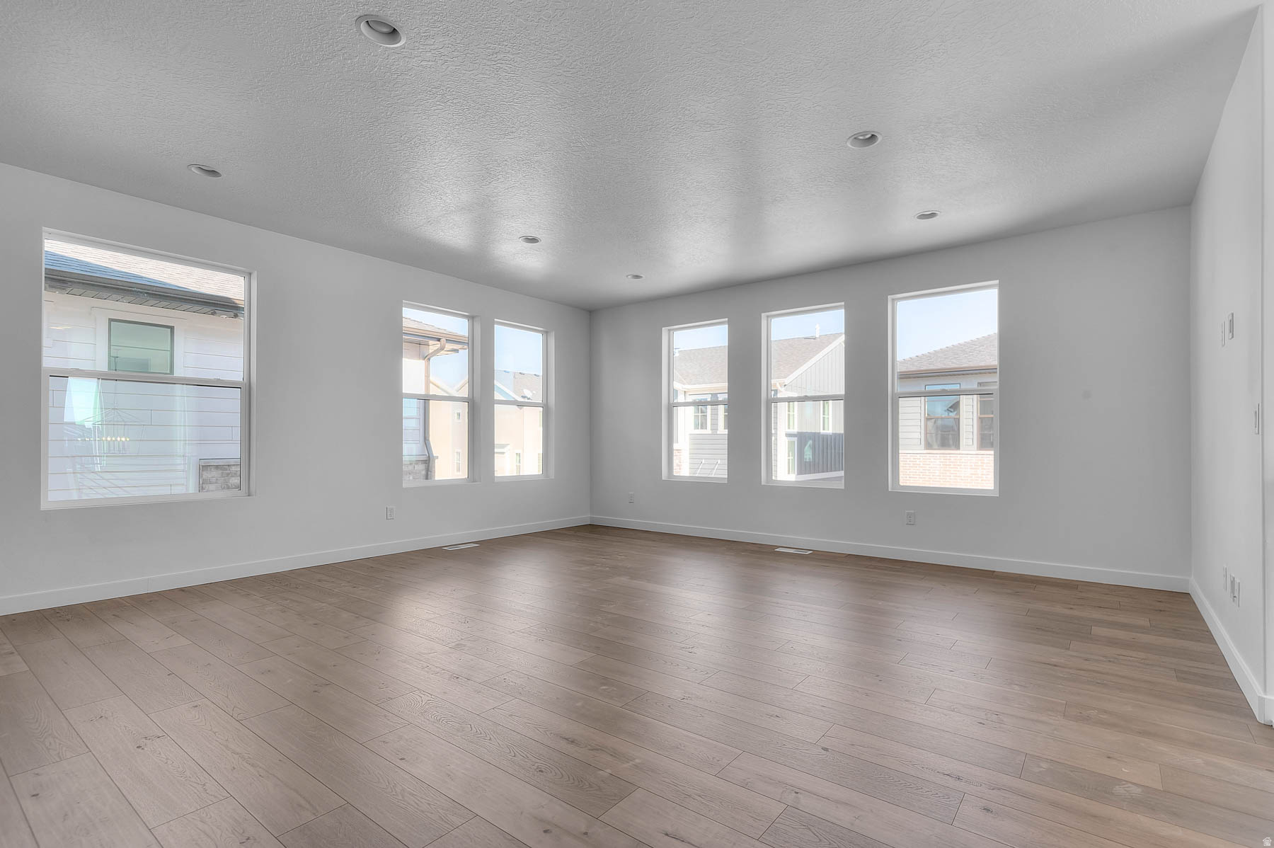 BROADVIEW SHORES COTTAGE 801 - Residential