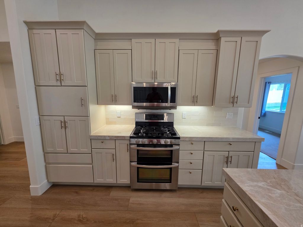 Photo of 11176 S MIDAS TRAIL RD, South Jordan, UT 84095 (MLS # 2151020)