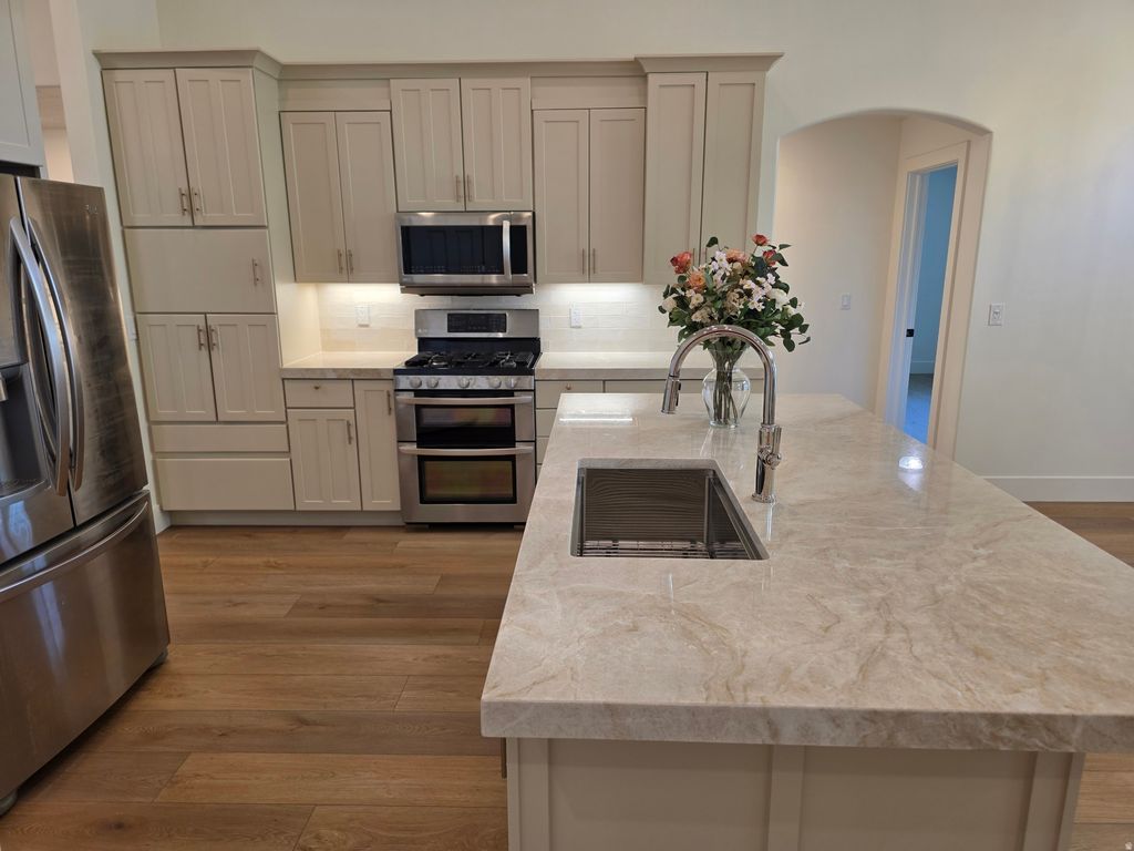 Photo of 11176 S MIDAS TRAIL RD, South Jordan, UT 84095 (MLS # 2151020)