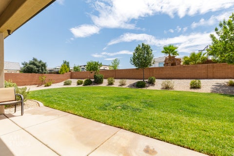 Tiny photo for 2252 E FIELDSTONE CIR, Saint George, UT 84790 (MLS # 2173681)