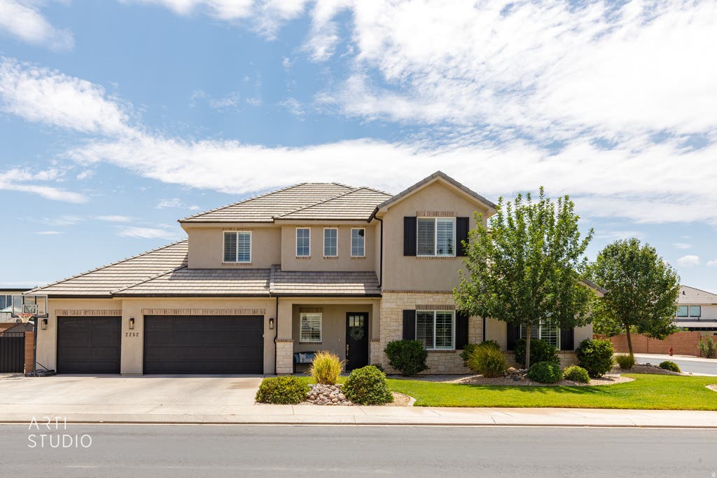 Photo of 2252 E FIELDSTONE CIR, Saint George, UT 84790 (MLS # 2173681)