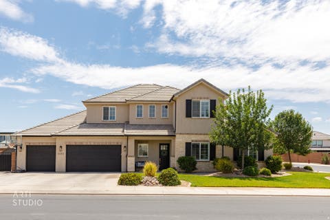 Photo of 2252 E FIELDSTONE CIR, Saint George, UT 84790 (MLS # 2173681)