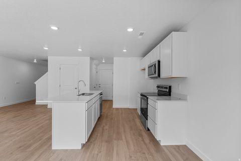 Tiny photo for 2133 S WOLVERINE WAY #2440, Washington, UT 84780 (MLS # 2162333)