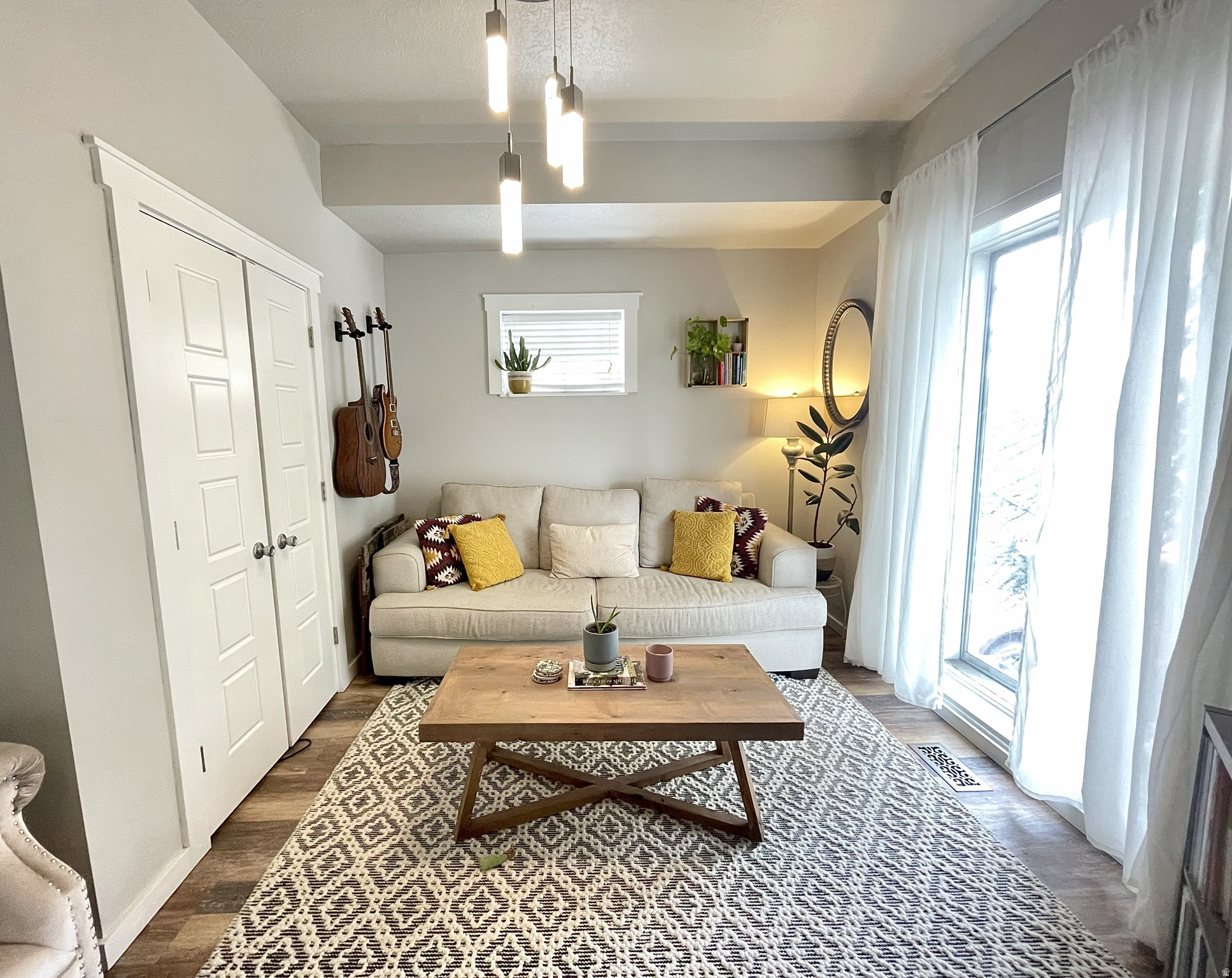 WALKERS SUB - Residential Income