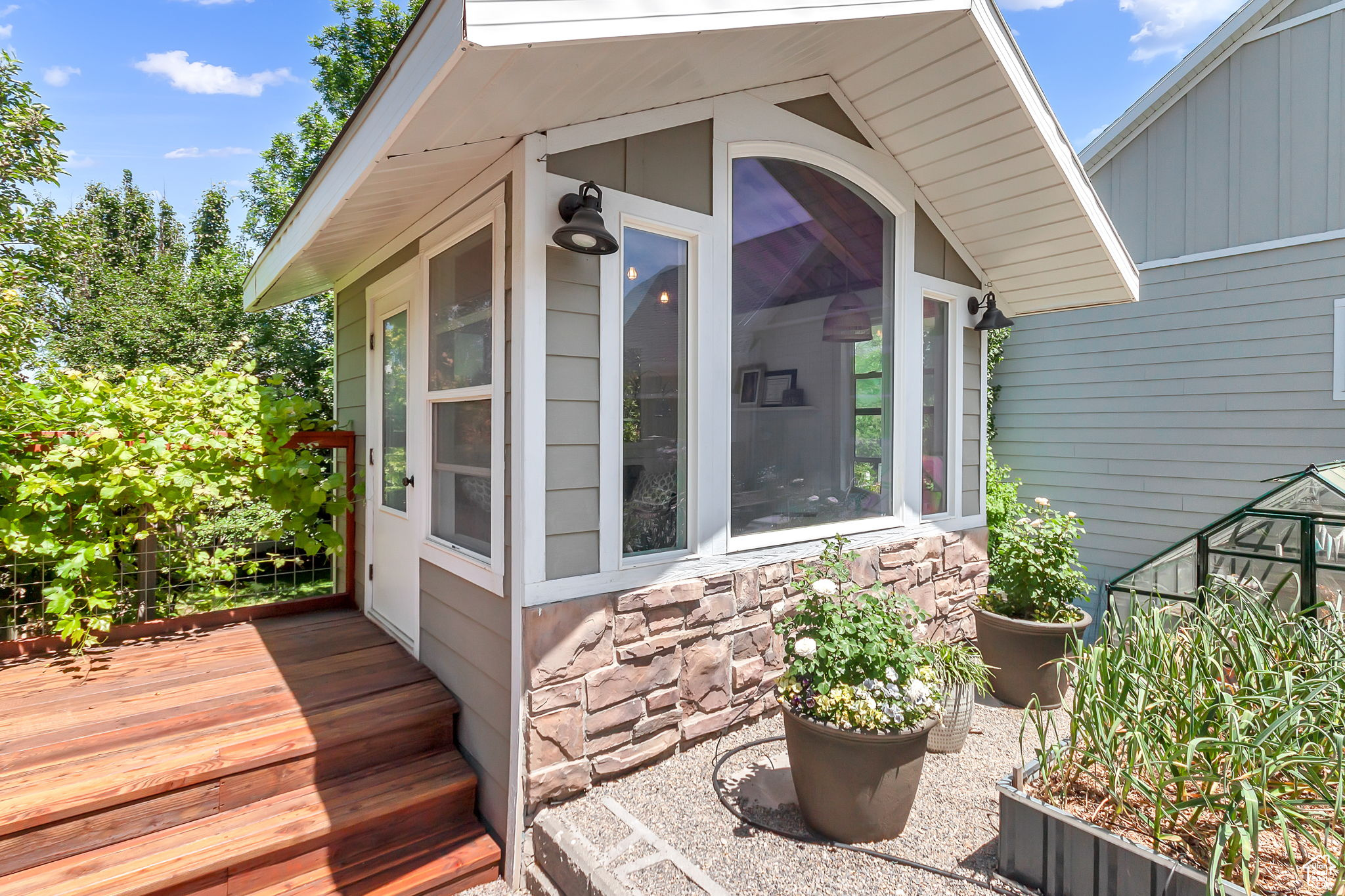 RIDGE - Residential