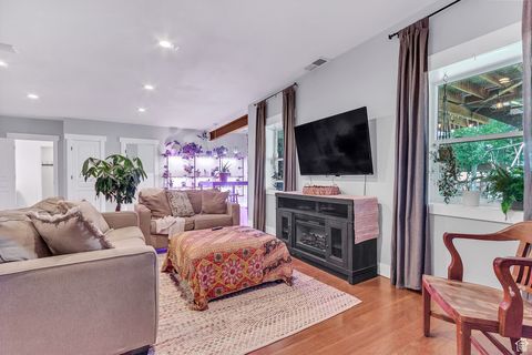 Tiny photo for 1346 RIDGEWAY RD, Santaquin, UT 84655 (MLS # 2090696)