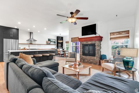 Tiny photo for 1346 RIDGEWAY RD, Santaquin, UT 84655 (MLS # 2090696)