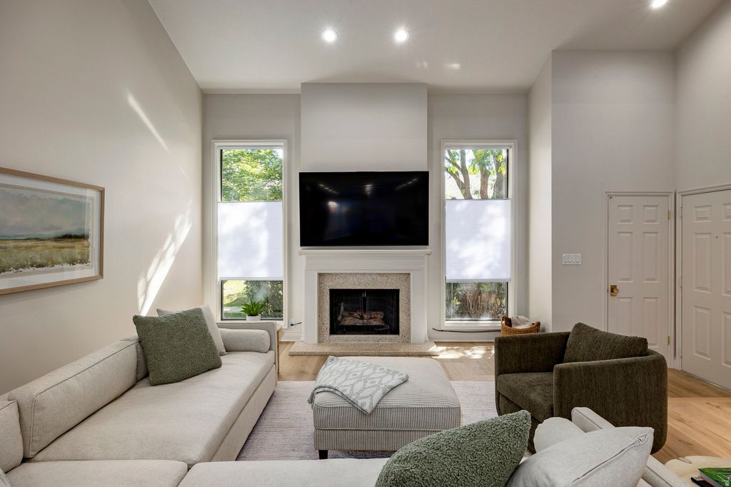 Photo of 1706 E 6485 S, Salt Lake City, UT 84121 (MLS # 2143820)