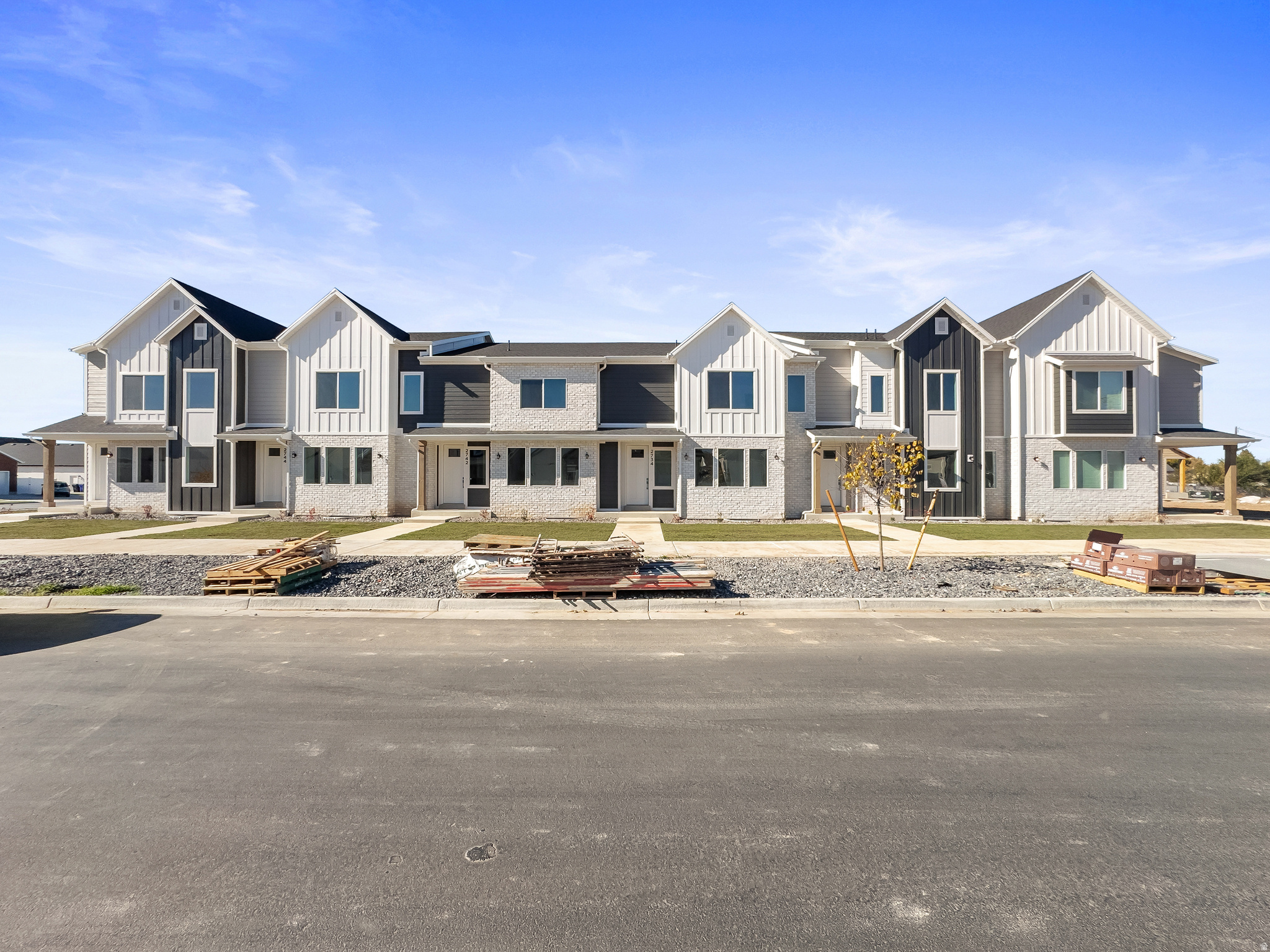 RC'S PARKWEST - Residential