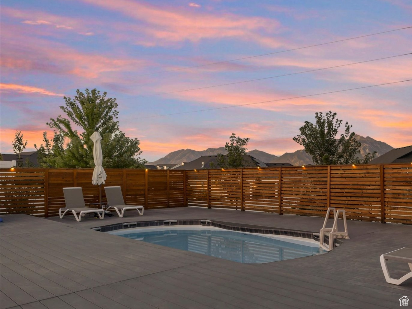 CLOVER RIDGE - Residential