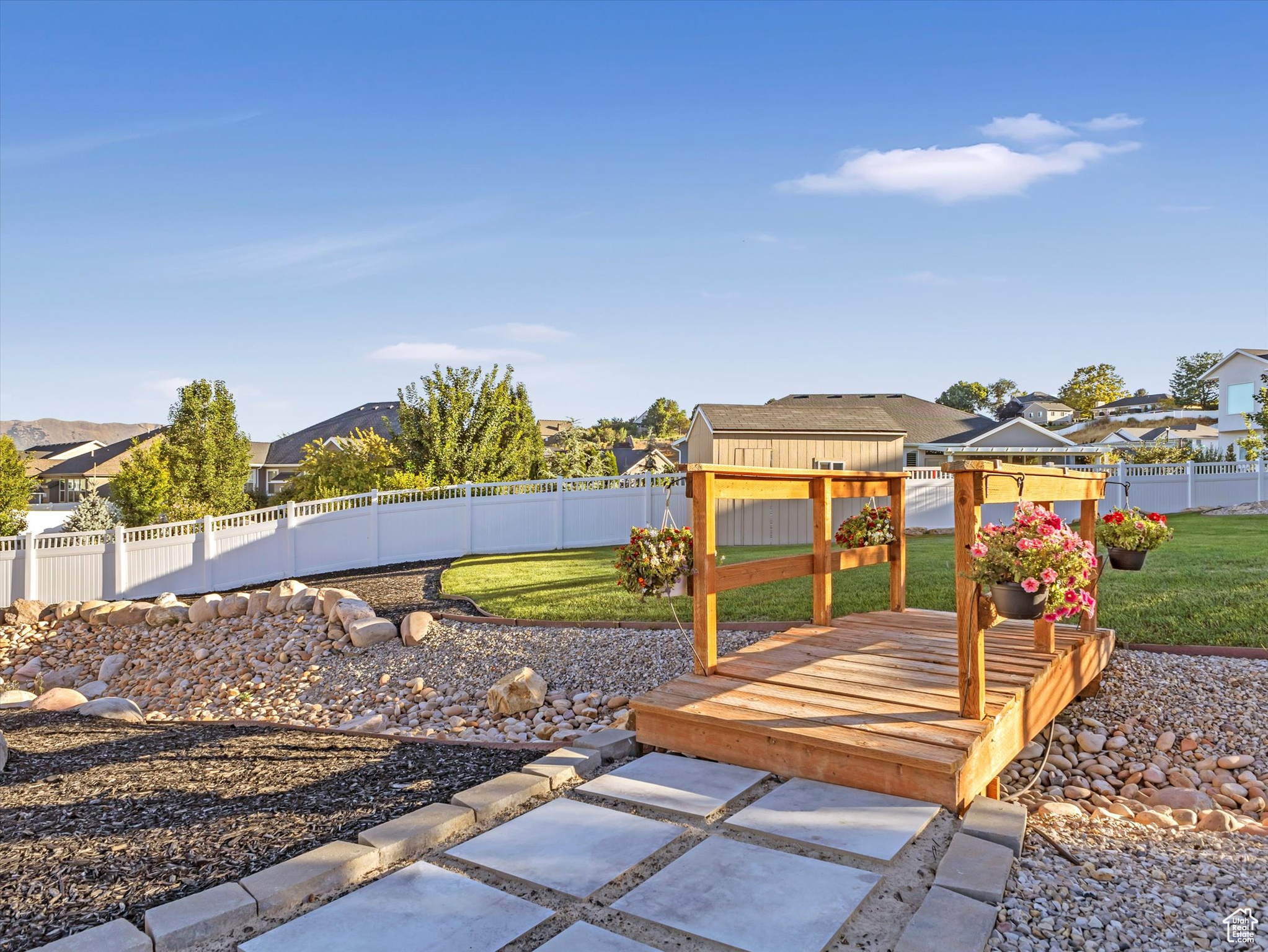 CLOVER RIDGE - Residential