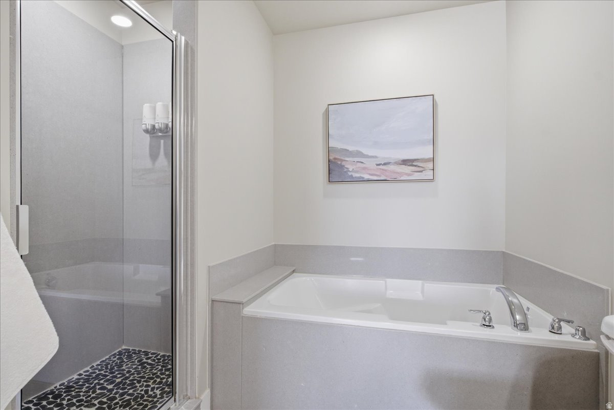 COTTAGES ON 78TH - Residential