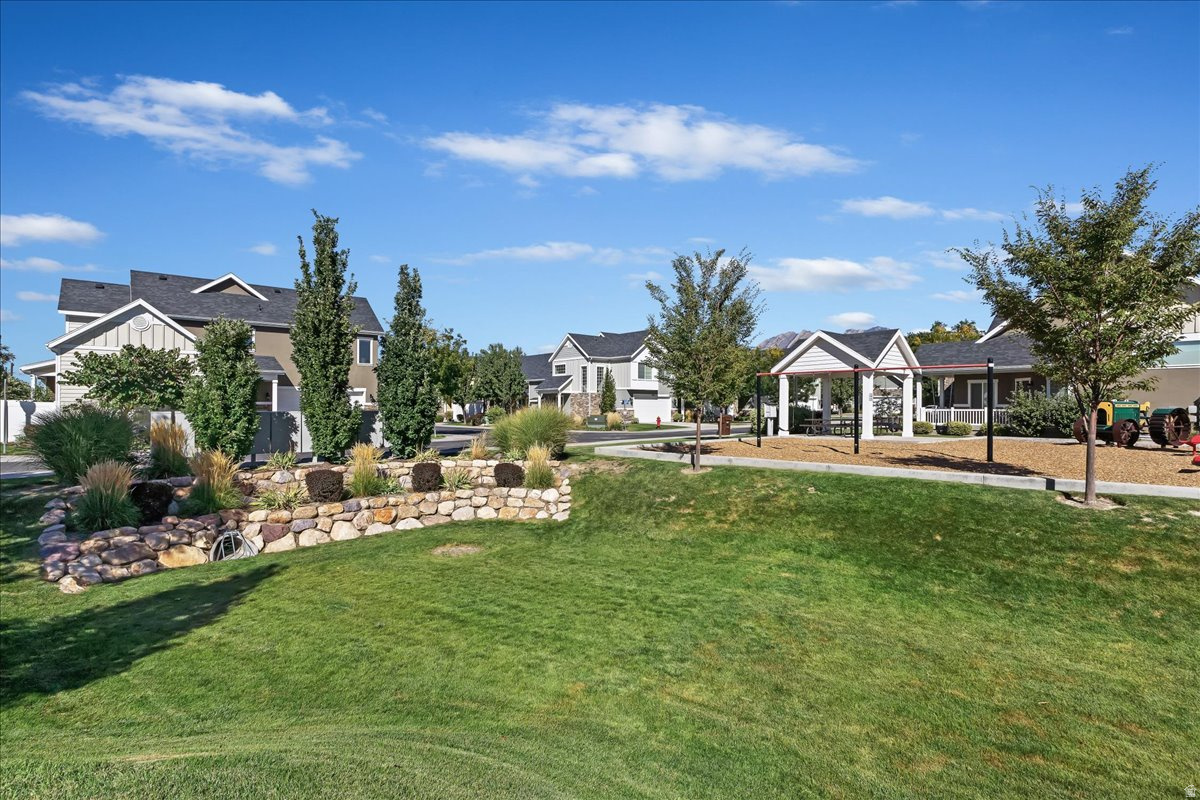 COTTAGES ON 78TH - Residential