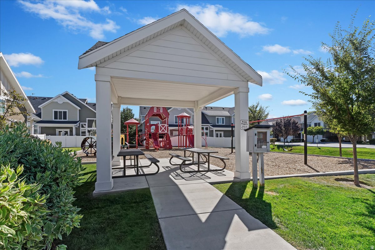 COTTAGES ON 78TH - Residential