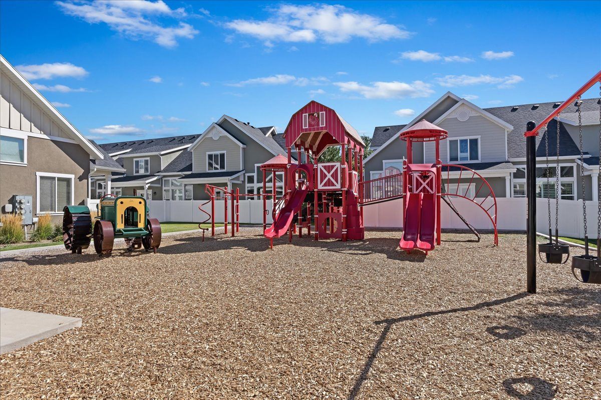 COTTAGES ON 78TH - Residential