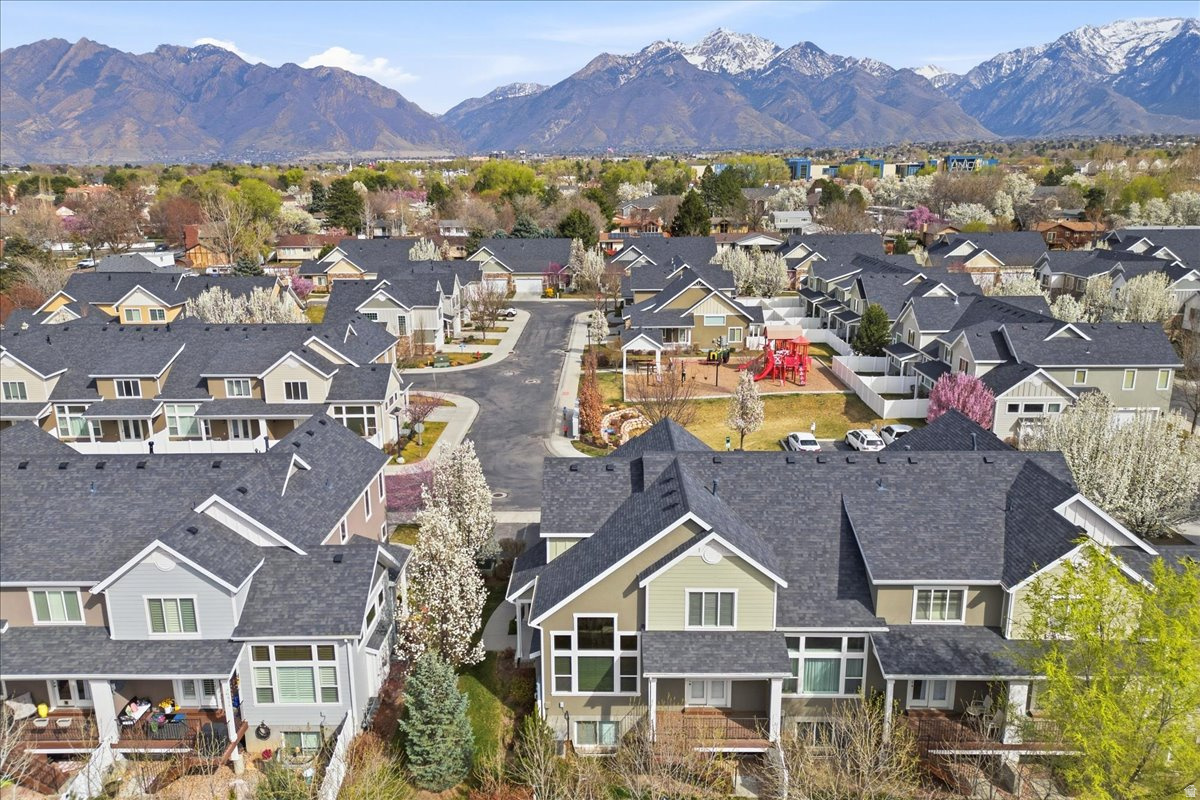 COTTAGES ON 78TH - Residential